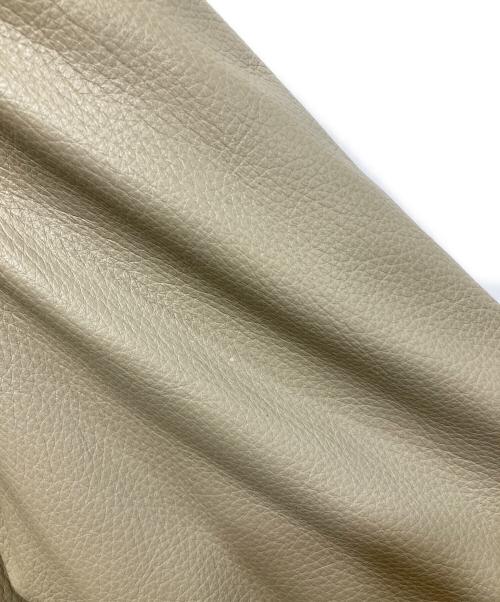 BOTTEGA VENETA（ボッテガベネタ）BOTTEGA VENETA (ボッテガベネタ) ディアスキンパデットコート ベージュ サイズ:46の古着・服飾アイテム