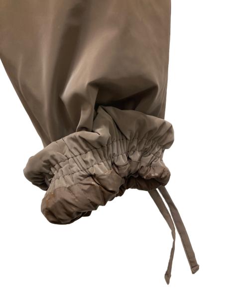 MLB（エムエルビー）MLB (エムエルビー) Crop Basic Curve Padding CLE ブラウン サイズ:Sの古着・服飾アイテム