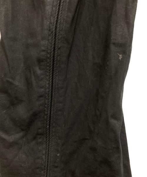 NVRFRGT（ネヴァーフォーゲット）NVRFRGT (ネヴァーフォーゲット) CENTER SEAM CURVED 3D CARGO PANTS ブラック サイズ:SIZE 1の古着・服飾アイテム