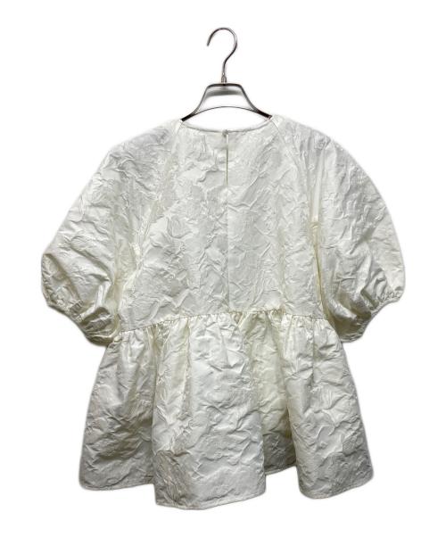 OHGA（オオガ）OHGA (オオガ) フラワージャガードブラウス ホワイト サイズ:FREE 未使用品の古着・服飾アイテム