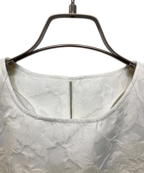 OHGA（オオガ）OHGA (オオガ) フラワージャガードブラウス ホワイト サイズ:FREE 未使用品の古着・服飾アイテム