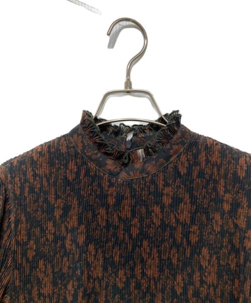 GANNI（ガニー）Ganni (ガニー) プリーツジョーゼットフラワープリントミディドレス ブラック サイズ:36の古着・服飾アイテム