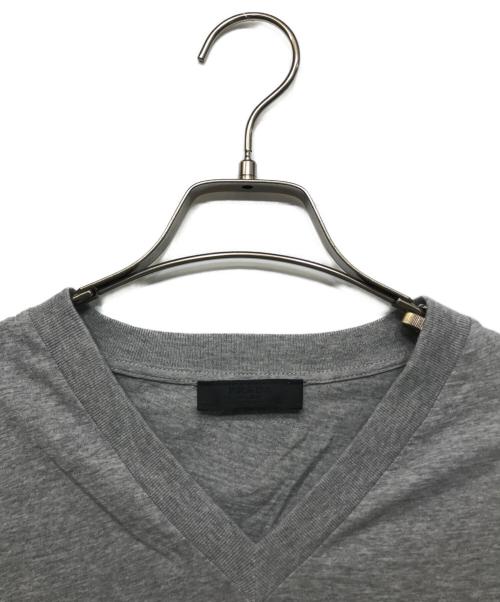 PRADA（プラダ）PRADA (プラダ) V NeckCottonTee グレー サイズ:Mの古着・服飾アイテム