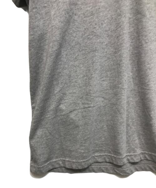 PRADA（プラダ）PRADA (プラダ) V Neck Cotton Tee グレー サイズ:Mの古着・服飾アイテム