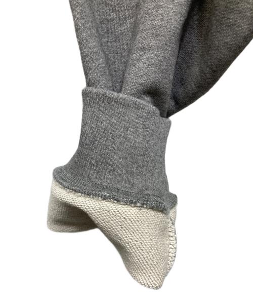 maison kitsune（メゾンキツネ）MAISON KITSUNE (メゾンキツネ) Baby Fox Comfort Sweatshirts グレー サイズ:SIZE XSの古着・服飾アイテム