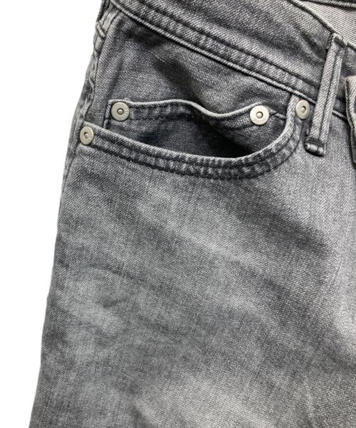 YANUK（ヤヌーク）YANUK (ヤヌーク) CLAIRE フレアデニムパンツ グレー サイズ:26の古着・服飾アイテム