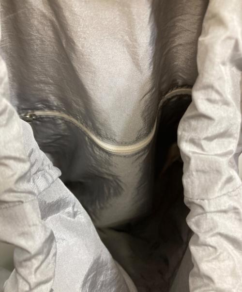 AMODEST（モデスト）AMODEST (モデスト) バックパック シルバーの古着・服飾アイテム