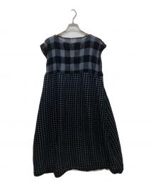 me ISSEY MIYAKE（ミーイッセイ ミヤケ）の古着「フロッキープリント ノースリーブワンピース」｜ブラック×グリーン