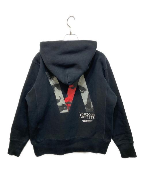 Champion（チャンピオン）Champion (チャンピオン) UNDERCOVER (アンダーカバー) VARIOUS ARTISTS プルオーバーパーカー ブラック サイズ:Sの古着・服飾アイテム
