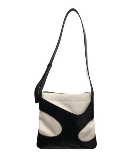 Ferragamo（フェラガモ）Ferragamo (フェラガモ) カットアウトショルダーバッグ ホワイト×ブラックの古着・服飾アイテム