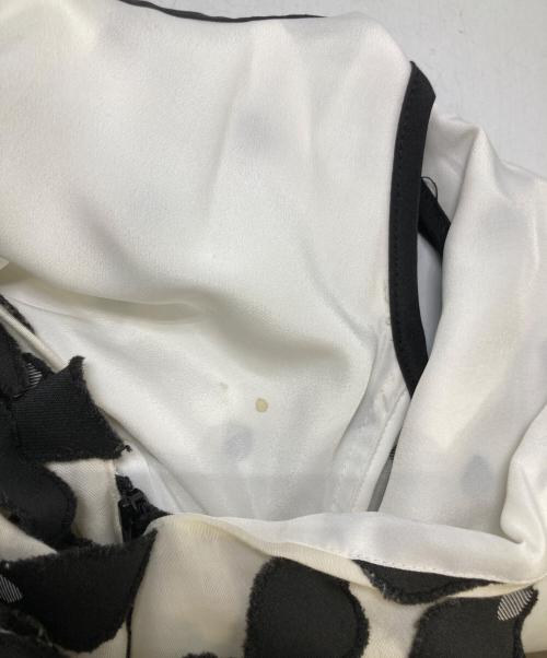 SELF PORTRAIT（セルフ ポートレイト）SELF PORTRAIT (セルフ ポートレイト) 総柄ノースリーブワンピース ホワイト×ブラック サイズ:XSの古着・服飾アイテム