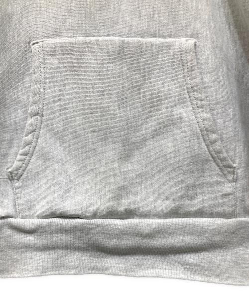 Champion REVERSE WEAVE（チャンピオン リバース ウィーブ）Champion REVERSE WEAVE (チャンピオン リバース ウィーブ) ハトメ付３段プリントプルオーバーパーカー グレー サイズ:XLの古着・服飾アイテム