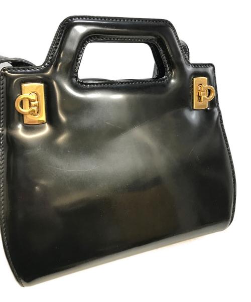 Ferragamo（フェラガモ）Ferragamo (フェラガモ) ワンダ 2WAY ミニバッグ ブラックの古着・服飾アイテム