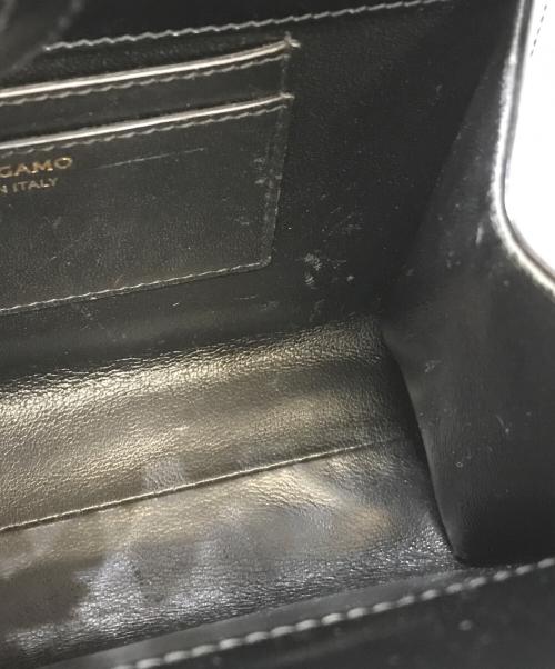 Ferragamo（フェラガモ）Ferragamo (フェラガモ) ワンダ 2WAY ミニバッグ ブラックの古着・服飾アイテム