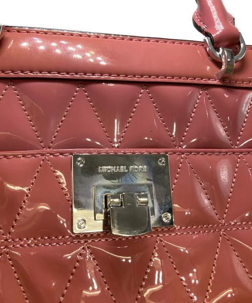 MICHAEL KORS（マイケル・コース）MICHAEL KORS (マイケル・コース) VIVIANNE SMALL TZ MESSENGER ピンクの古着・服飾アイテム
