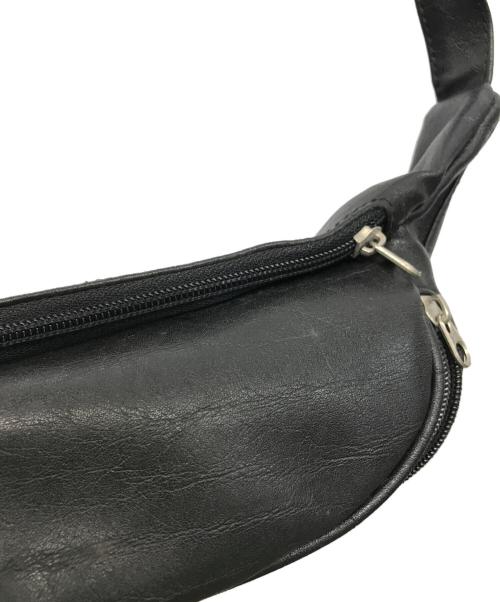 HARLEY-DAVIDSON（ハーレーダビッドソン）HARLEY-DAVIDSON (ハーレーダビッドソン) レザースタッズボディバッグ ブラックの古着・服飾アイテム