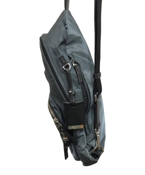 TUMI（トゥミ）TUMI (トゥミ) VOYAGEUR SLING BAG グレーの古着・服飾アイテム
