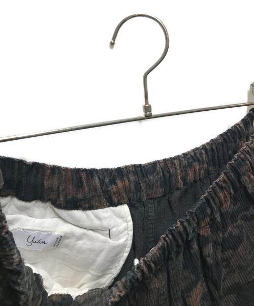 yuan（ユアン）yuan (ユアン) BOTANICAL CORDUROY PANTS（ボタニカルコーデュロイパンツ） ブラック サイズ:FREEの古着・服飾アイテム