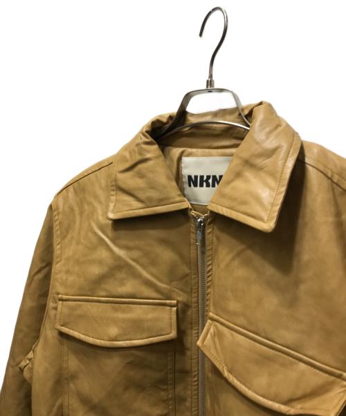 NKNIT（ンニット）NKNIT (ンニット) synthetic leather padded jacket （シンセティックレザーパテッドジャケット）N25AW-103 ベージュ サイズ:FREEの古着・服飾アイテム