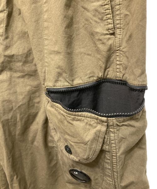 C.P COMPANY（シーピーカンパニー）C.P COMPANY (シーピーカンパニー) Microreps Boxy Cargo Lens Pants グリーン サイズ:48の古着・服飾アイテム