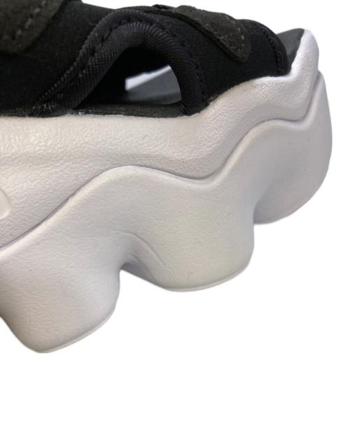 NIKE（ナイキ）NIKE (ナイキ) エア マックス ココ サンダル ホワイト×ブラック サイズ:22の古着・服飾アイテム