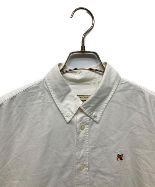 maison kitsune（メゾンキツネ）MAISON KITSUNE (メゾンキツネ) フォックスヘッドシャツ ホワイト サイズ:41の古着・服飾アイテム