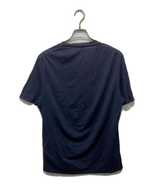 PRADA（プラダ）PRADA (プラダ) Ⅴネックラバーロゴ半袖Tシャツ ネイビー サイズ:Mの古着・服飾アイテム