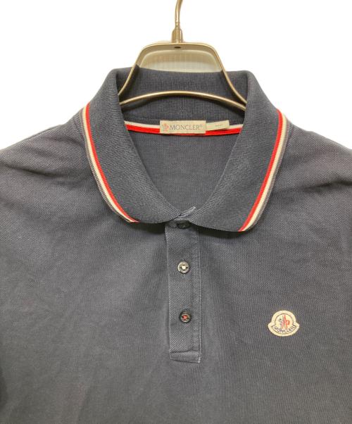 MONCLER（モンクレール）MONCLER (モンクレール) ブランド刺繍半袖ポロシャツ ネイビー サイズ:Mの古着・服飾アイテム