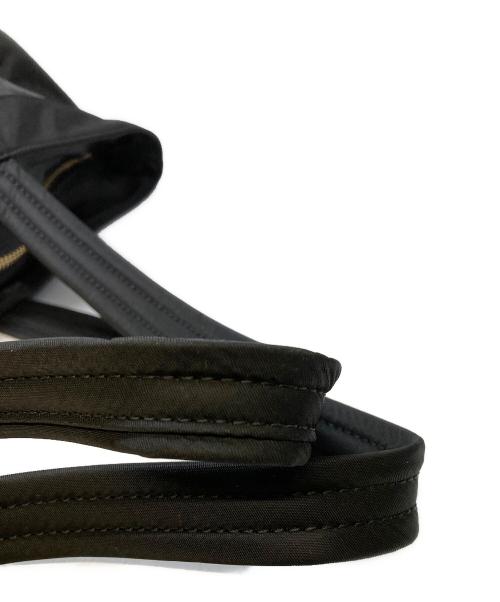 ANYA HINDMARCH（アニヤ・ハインドマーチ）ANYA HINDMARCH (アニヤ・ハインドマーチ) MULTI POCKET TOTE ブラックの古着・服飾アイテム