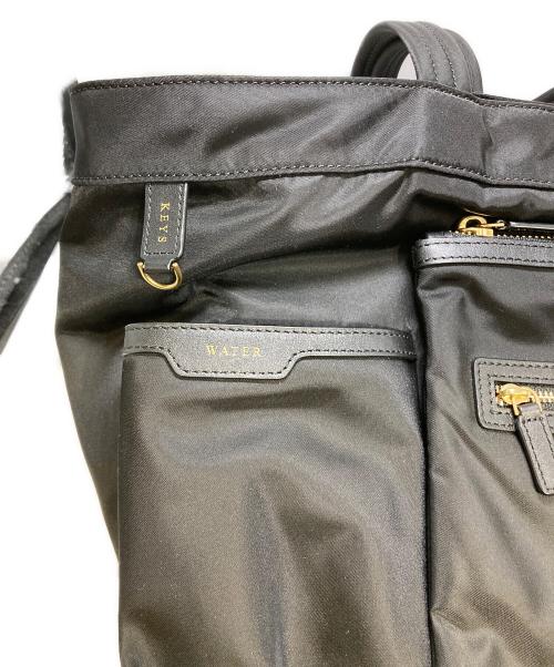 ANYA HINDMARCH（アニヤ・ハインドマーチ）ANYA HINDMARCH (アニヤ・ハインドマーチ) MULTI POCKET TOTE ブラックの古着・服飾アイテム