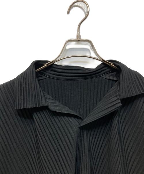 HOMME PLISSE ISSEY MIYAKE（オム プリッセ イッセイ ミヤケ）HOMME PLISSE ISSEY MIYAKE (オム プリッセ イッセイ ミヤケ) プリーツポロシャツ ブラック サイズ:２の古着・服飾アイテム