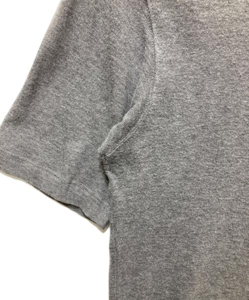 LARDINI（ラルディーニ）LARDINI (ラルディーニ) ロゴ刺繍 ブートニエール柄 ポケットTシャツ　JXLT02 グレー サイズ:Mの古着・服飾アイテム