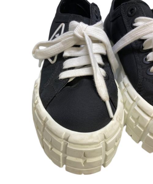 PRADA（プラダ）PRADA (プラダ) ダブルホイールナイロンギャバジンスニーカー ブラック サイズ:35 1/2の古着・服飾アイテム