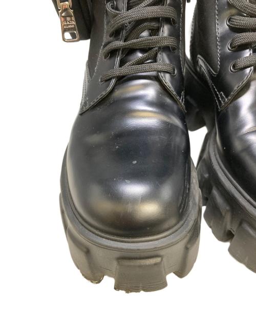 PRADA（プラダ）PRADA (プラダ) モノリスポーチ付 ブラッシュドレザー×RE-NYLON ブーツ / 255 ブラック サイズ:35 1/2の古着・服飾アイテム