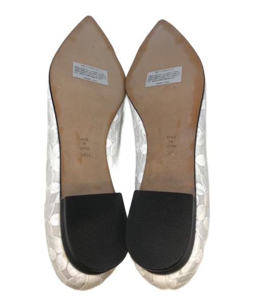 OHGA（オオガ）OHGA (オオガ) ポインテッドトゥ切替パンプス ホワイト サイズ:241/2の古着・服飾アイテム