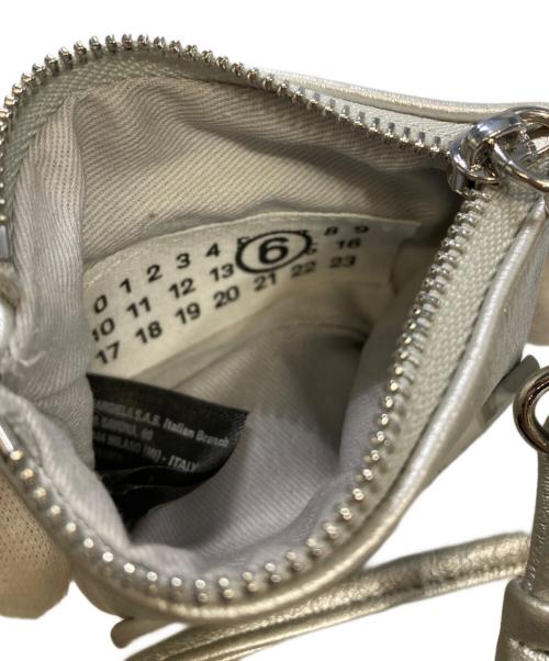 MM6 Maison Margiela（エムエムシックスメゾンマルジェラ）MM6 Maison Margiela (エムエムシックスメゾンマルジェラ) コインケース シルバーの古着・服飾アイテム