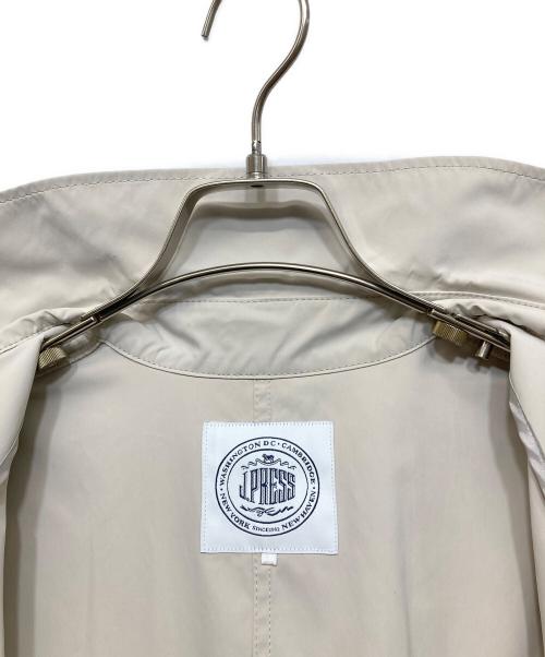 J.PRESS（ジェイプレス）J.PRESS (ジェイプレス) 【洗える・撥水】Reポリアーティローザ シングル トレンチコート ベージュ サイズ:T15の古着・服飾アイテム