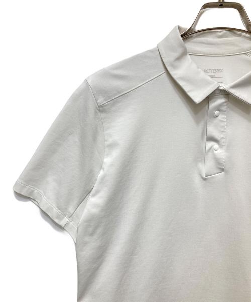 ARC'TERYX（アークテリクス）ARC'TERYX (アークテリクス) Captive Polo Shirt(キャプティブポロシャツ)　28536 ホワイト サイズ:Sの古着・服飾アイテム