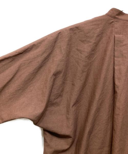 HOMME PLISSE ISSEY MIYAKE（オム プリッセ イッセイ ミヤケ）HOMME PLISSE ISSEY MIYAKE (オム プリッセ イッセイ ミヤケ) RB STYLO-BILLE EMBROIDERY SHIRT ブラウン サイズ:3の古着・服飾アイテム