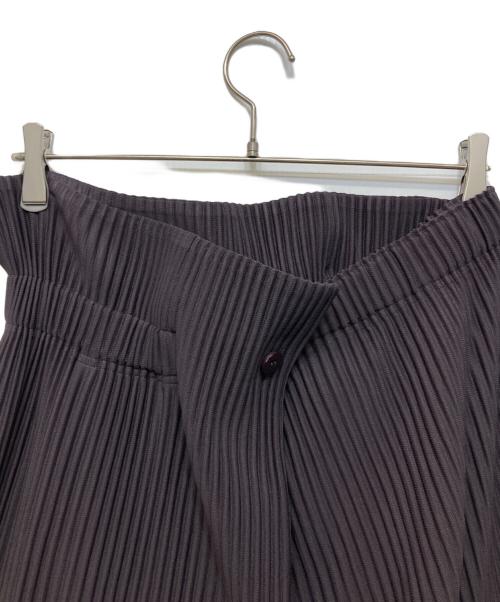 HOMME PLISSE ISSEY MIYAKE（オム プリッセ イッセイ ミヤケ）HOMME PLISSE ISSEY MIYAKE (オム プリッセ イッセイ ミヤケ) アシンメトリープリーツワイドパンツ ブラウン サイズ:3の古着・服飾アイテム