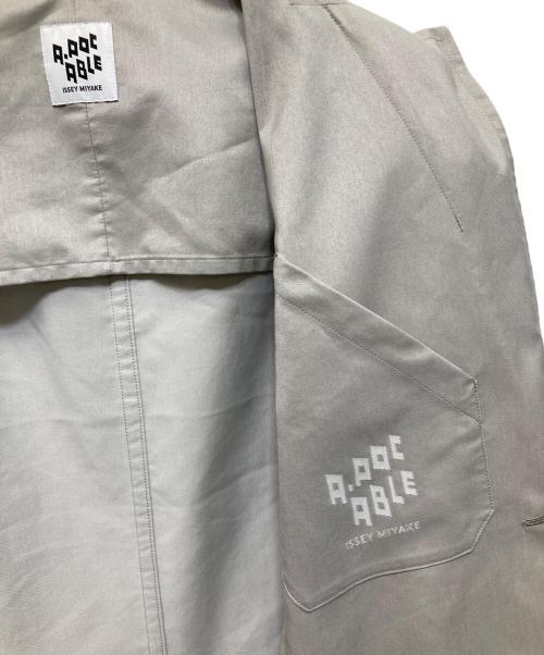 A-POC ABLE ISSEY MIYAKE（エイポック エイブル イッセイ ミヤケ）A-POC ABLE ISSEY MIYAKE (エイポック エイブル イッセイ ミヤケ) Solid Color Single-Breasted Long Sleeve Jacket グレー サイズ:3の古着・服飾アイテム