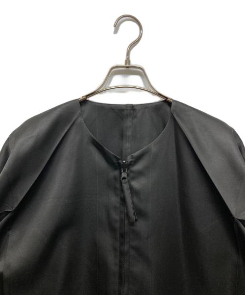 132 5. ISSEY MIYAKE（132 5. イッセイ ミヤケ）132 5. ISSEY MIYAKE (132 5. イッセイ ミヤケ) ポリエステルノーカラーコート ブラック×グリーン サイズ:3の古着・服飾アイテム
