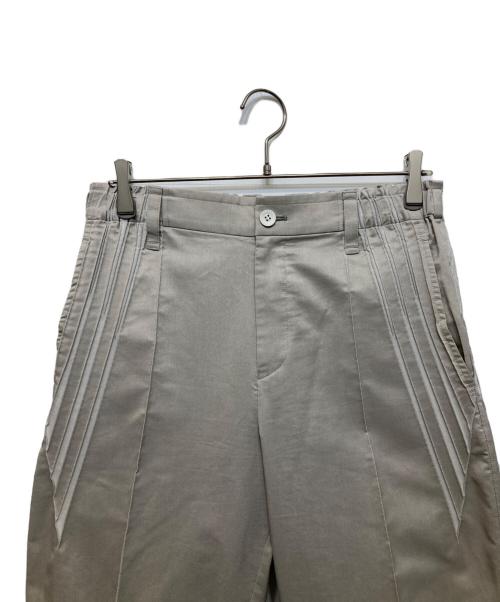 A-POC ABLE ISSEY MIYAKE（エイポック エイブル イッセイ ミヤケ）A-POC ABLE ISSEY MIYAKE (エイポック エイブル イッセイ ミヤケ) サイドプリーツパンツ グレー サイズ:3の古着・服飾アイテム