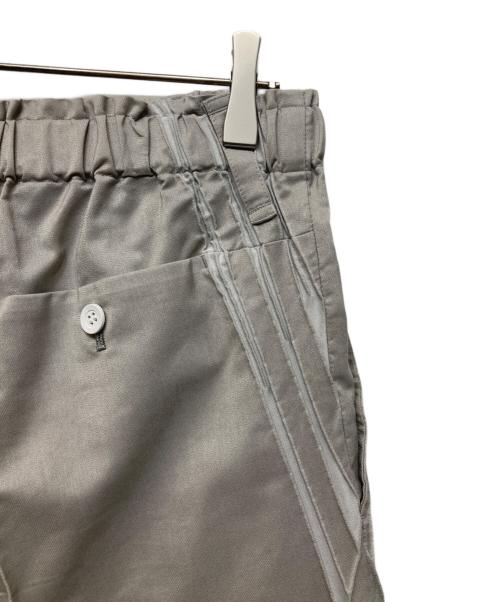 A-POC ABLE ISSEY MIYAKE（エイポック エイブル イッセイ ミヤケ）A-POC ABLE ISSEY MIYAKE (エイポック エイブル イッセイ ミヤケ) サイドプリーツパンツ グレー サイズ:3の古着・服飾アイテム