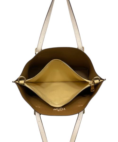 COACH（コーチ）COACH (コーチ) モリー トート 25 ホワイトの古着・服飾アイテム