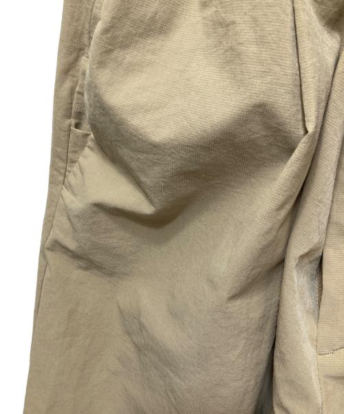 NANGA（ナンガ）NANGA (ナンガ) DOT AIR COMFY TUCK TAPERED PANTS ベージュ サイズ:Lの古着・服飾アイテム