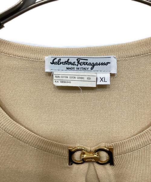 Salvatore Ferragamo（サルヴァトーレ フェラガモ）Salvatore Ferragamo (サルヴァトーレ フェラガモ) ガンチーニ半袖ニット ベージュ サイズ:XLの古着・服飾アイテム