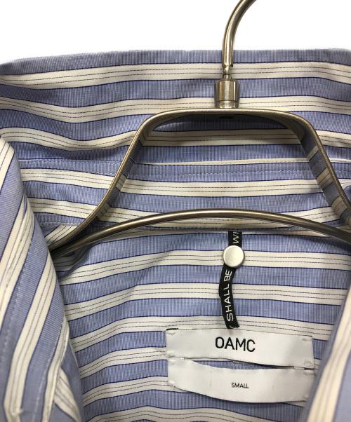 OAMC（オーエーエムシー）OAMC (オーエーエムシー) オーバーサイズストライプシャツ ブルー サイズ:Sの古着・服飾アイテム
