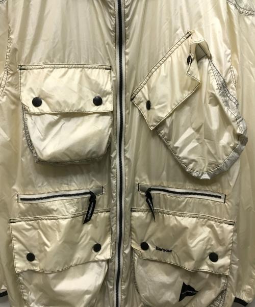 and wander（アンドワンダー）and wander (アンドワンダー) Barbour (バブアー) SHINY WIND HOODIE ベージュ サイズ:4の古着・服飾アイテム