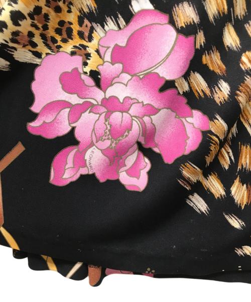 LEONARD FASHION（レオナールファッション）LEONARD FASHION (レオナールファッション) 花柄プリントスカート ブラック サイズ:67の古着・服飾アイテム